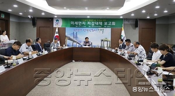 8-25-10미세먼지 저감대채 보고회 (5).jpg