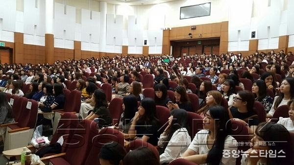 4-2. 유아의 건강한 성교육을 주제로 사립유치원 직무교육 사진.jpg