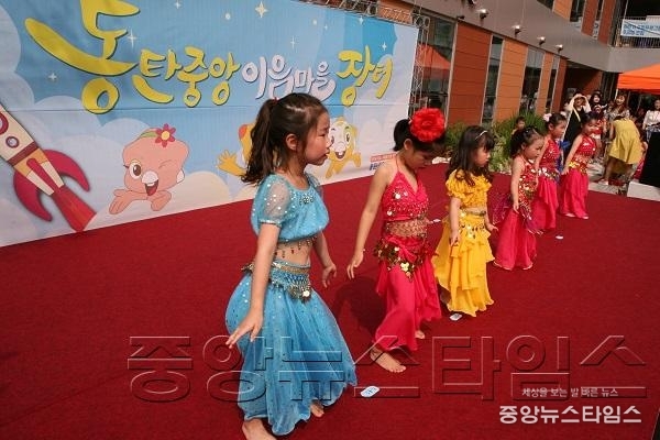 2-5. 유치원생 밸리댄스 공연.JPG