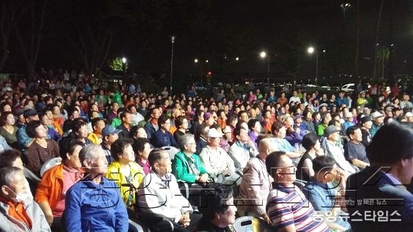 9-18-4 고덕면 찾아가는 음악회 (1).jpg