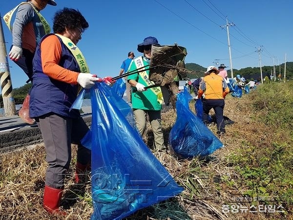 9-21-8 진위면 추석맞이 환경 정화 활동.jpg