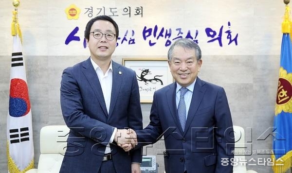 2017.10.11. 평택항만공사 황태현 신임사장 접견 (5).JPG