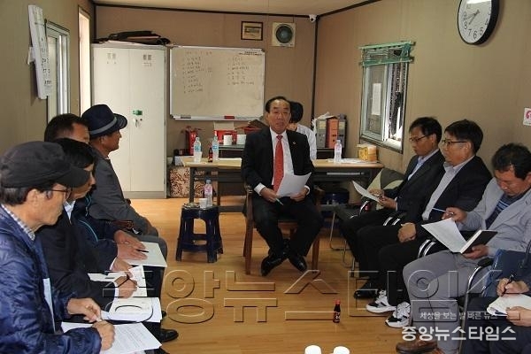 10.12이재석 의원, 어업인과의 간담회 개최1.JPG