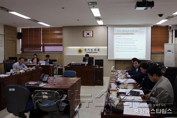 10.17농정위 정책연구용역 최종보고회 개최 보도자료.JPG