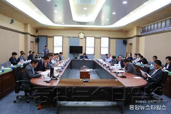 10-18-2 안성 스타필드 입점 관련 의원간담회(1).JPG