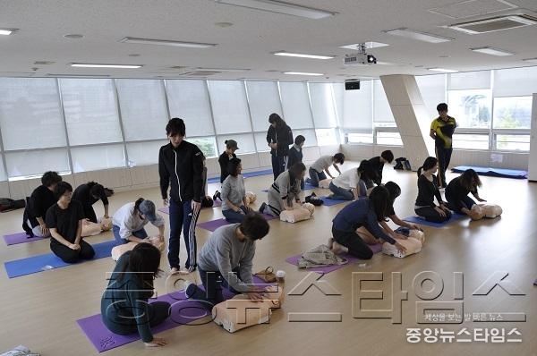 심폐소생술교육2.JPG
