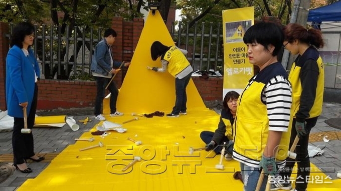 수원시, 어린이 교통안전 지킴이 _옐로카펫_ 속속 늘어나_2.jpg