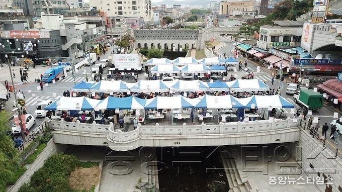 수원시, 지동시장에서 _사회적경제 나눔장터_ 열어_1.jpg