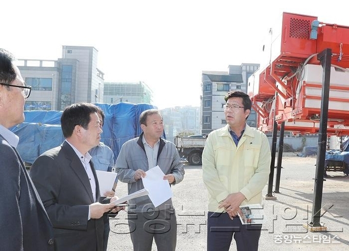 2017 겨울철 사저대비 보도자료(서재야작장 방문).jpg