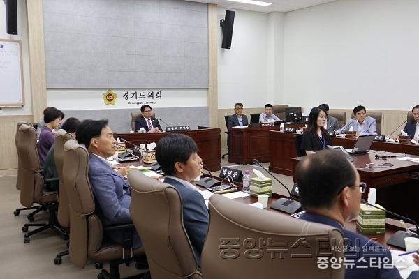 상임위 회의사진.JPG