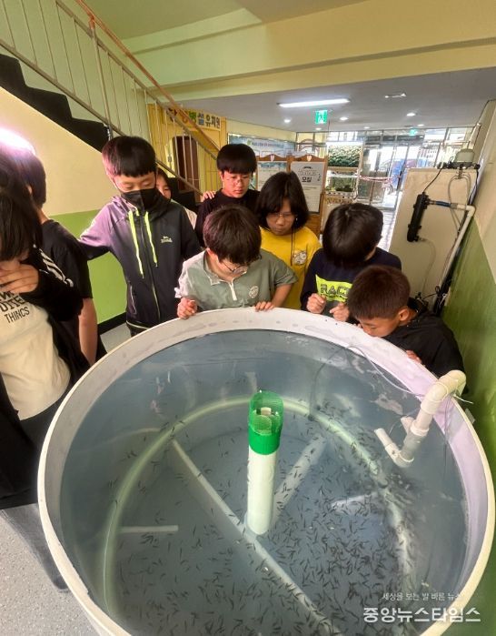 인천창영초등학교서 해양 치유를 위한 ‘치어 입식 및 사육수조 점등식’
