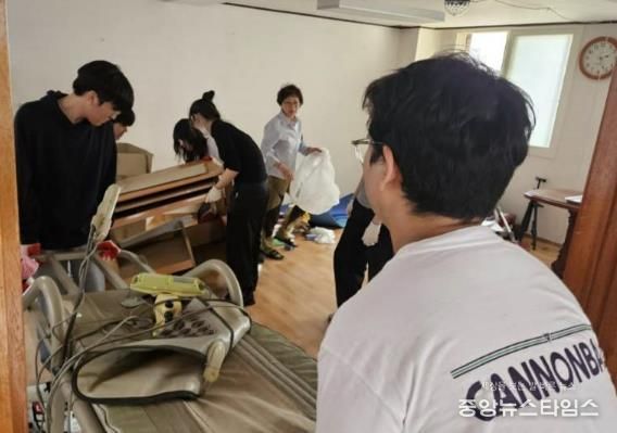 수원시 장안구 율천동, 대학생 동아리와 경로당 환경개선