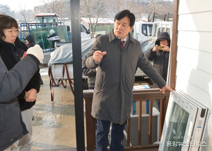 피해가구 방음창 설치 지원사업 현장