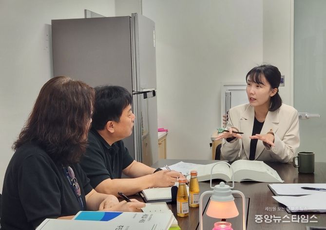 이인애 경기도의원, 경기도의 입양·가정위탁 가족 심리상담 지원 사업과 관련 정담회 개최