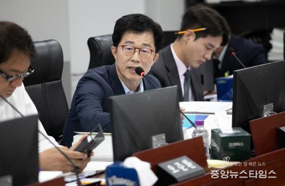 경기도의회 김근용 의원, 보조사업 정산 지연 및 자료 오기 문제 집중 질타