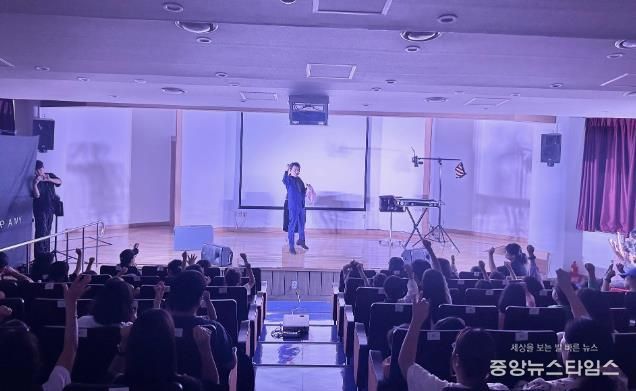 동두천시 꿈나무정보도서관, '매직 샌드아트' 공연 성료