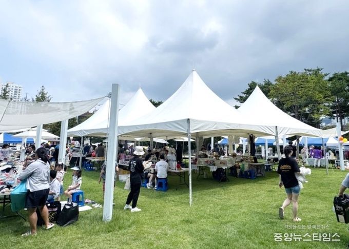 광명시 소하2동 주민자치회는 오는 27일 오후 3시부터 7시까지 영당말 근린공원에서 ‘ESG와 함께하는 소이마켓’을 개최한다.