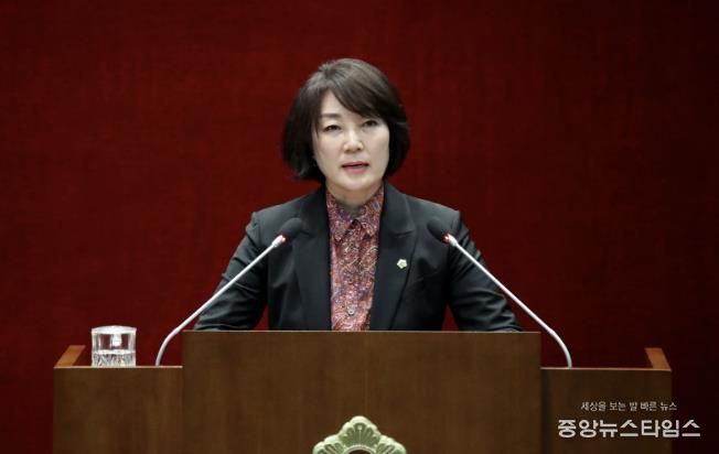 성남시의회 김선임 의원 "국민의힘, 의회를 짓밟은 상임위원장 강탈… 시민 앞에 사죄하라"