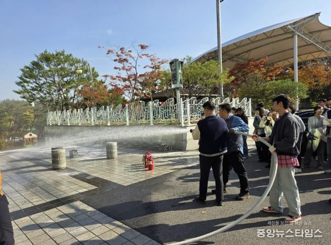 5일 기흥구청에서 합동 소방 훈련이 진행되고 있다.(용인시 제공)