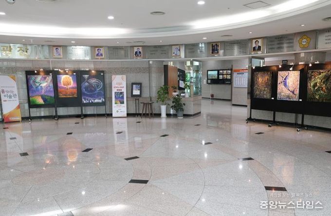 화성특례시의회-ESG메세나 공동주최, '움직이는 미술관' 11월 초대전 유미희 작가 초대전 《요나의 고래》