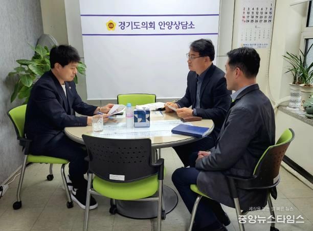 경기도의회 유영일 의원, 경기기후위성 발사 기념 행사 관련 보고 가져