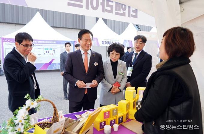 홍천군, ‘2025년 기업지원사업 성과전시회’ 성황리 마무리