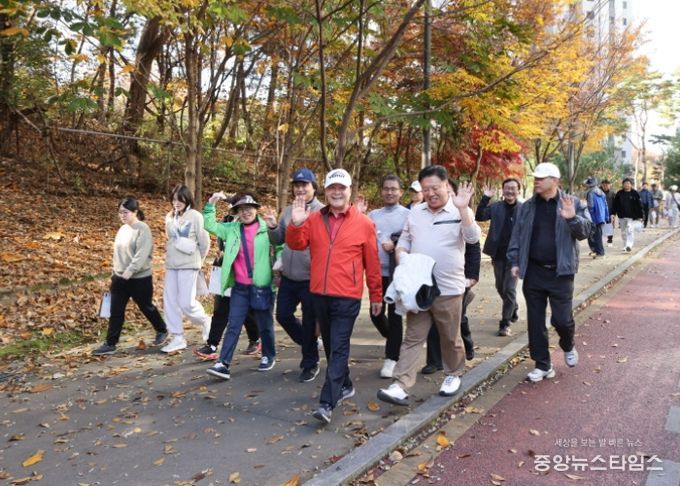 탄소중립 실천 ‘의왕 11월 두발로데이’ 성료…1천 여 시민 참여