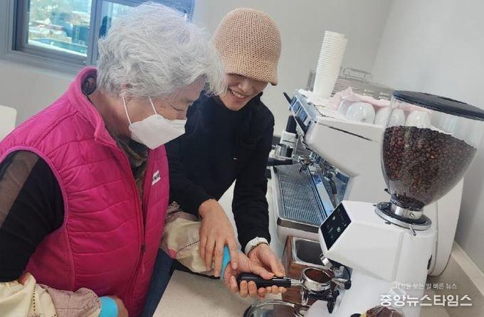 안성시 성인문해교육 어르신들,