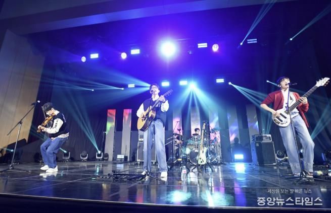 지난해 11월 화천체육관에서 열린 수능 힐링 콘서트