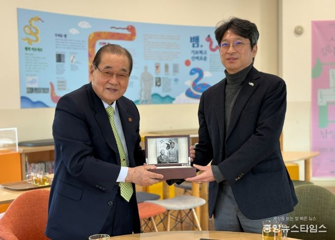 남양주시립박물관 ‘기억상자’, 광복회장 방문으로 대한민국 임시정부 특별전 의미 더해