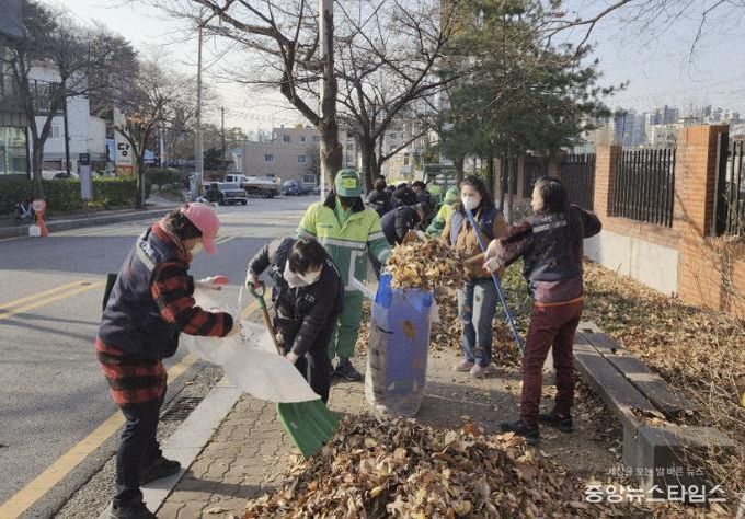 수원시 장안구 파장동, 가을철 낙엽 집중지역 합동정비 실시