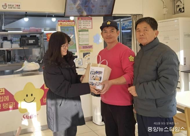 수원시 장안구 정자2동 지역사회보장협의체, '나눔천사와의 만남, 산타가 선물 받는 날' 추진