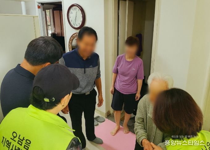 나눔으로 따듯한 마음을 전달…오남읍 지역사회보장협의체, 취약계층에 연말 나눔꾸러미 전달