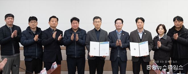 인천시설공단(이사장 김재보)은 안전보건공단의 「2025년 위험성 평가 우수사업장 인정제도」에서 공단이 관리하는 ‘송림체육관’과 ‘어린이과학관’이 위험성 평가 우수사업장 ‘재인정’을 획득했다.