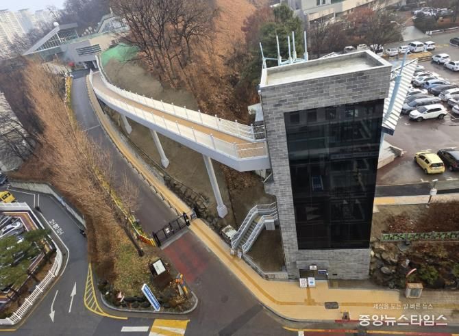 그림책꿈마루외부승강기