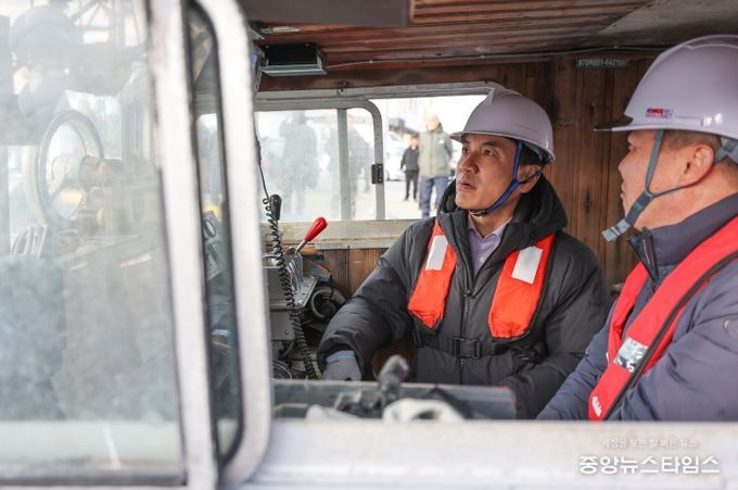 김진태 지사, 겨울철 어선 안전사고 합동점검