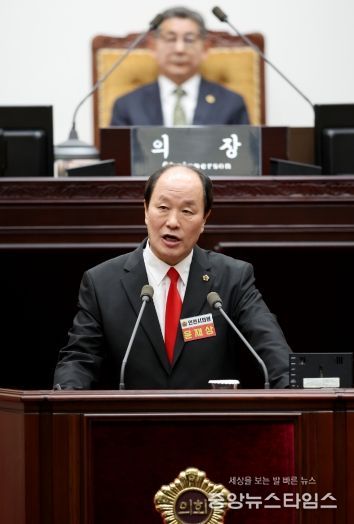 인천시의회 윤재상 의원, 강화군 도로건설 사업 지연 질타