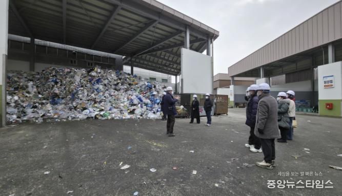시흥시 대야동, 통장협의회와 자원순환 현장견학…'원도심 환경개선 머리 맞대'