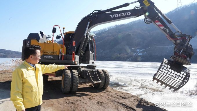 육동한 시장 얼음낚시터 파쇄현장 점검(사북면 원평리 일대)