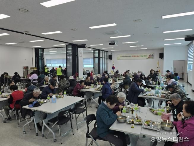 여주시 중앙동지역사회보장협의체, '요리하고 나누고' 행사로 이웃과 따뜻한 한 끼