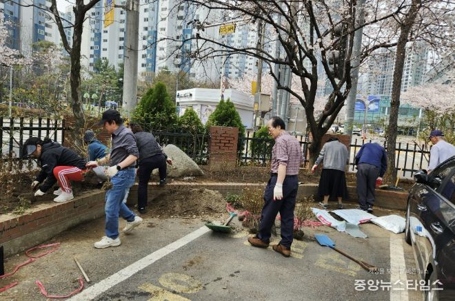 수원시 장안구 정자2동 기로경로당, 봄맞이 화단정비