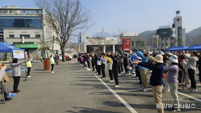 가평 설악면민 400여명 참여… 건강걷기 대회 '성료'