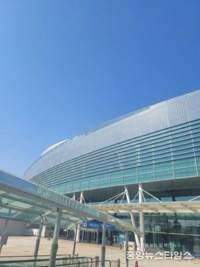 킨텍스 제1전시장 건물 일체형 태양광(BIPV태양광)