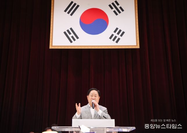 환영사하고 있는 주광덕 시장