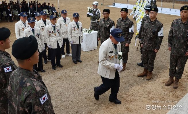 포천시 번개여단 주둔지 '끝까지 포기하지 않겠습니다' 8기동사단 5년째 이어지는 유해발굴 작전